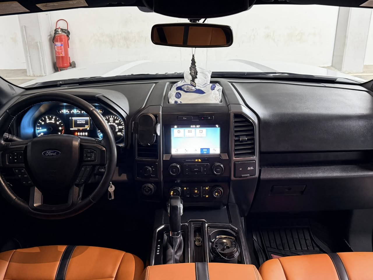 السلام عليكم فورد أف 150 XLT 2019 فول مواصفات ماعدا بانوراما رقم اربيل سيارة جديدة بمعنى الكلمة السيارة واحد قطع ماشيه 128000مكانها كلار  رقم موبايل ***********
