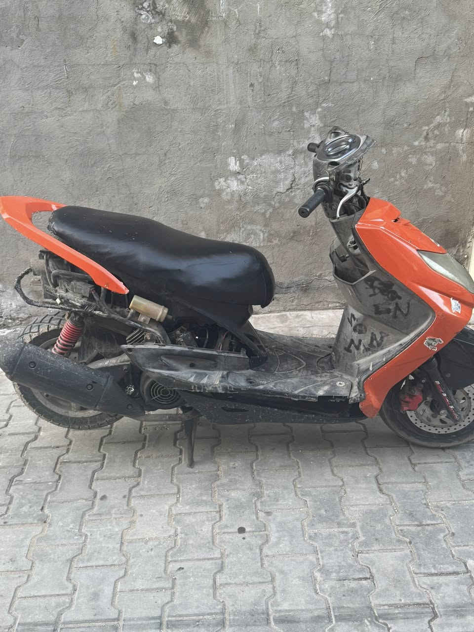 سلام عليكم سكنس فحل كابريتر ابيع كوم حديد سعر 300 وبيه مجال دراجة شغالة
استفسار ***********
