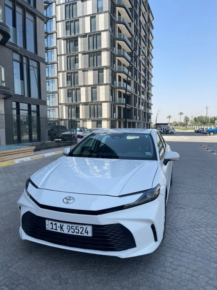 كامري هايبرد 2025وارد امريكي. الحادث كما موضح في الصور.    السعر200.           للاستفسار الاتصال ***********.           المكان كاظميه

