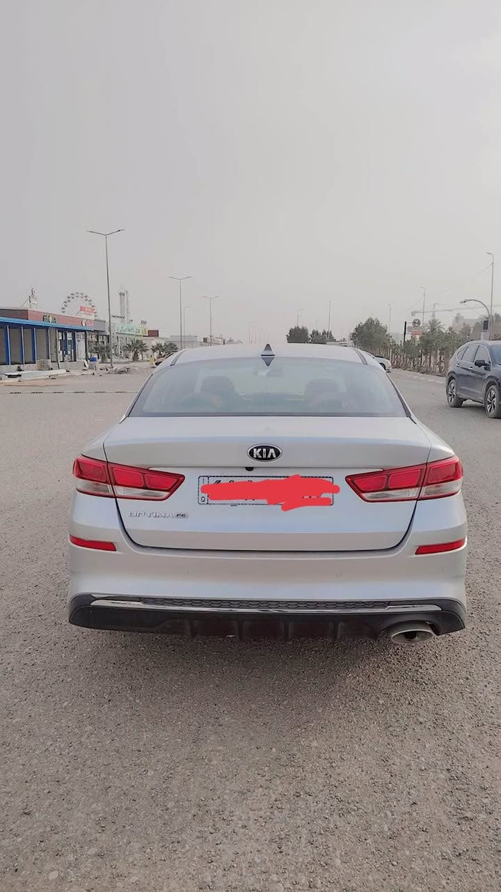 كيا اوبتما 2020 
رصاصي سلفري 
رقم قادسيه مشروع وطني تحويل ثاني يوم 
محرك 2400 GDI 
الحادث : 
صور الحادث مع صور داخل المنشور 
تبديل جاملغ 
وصبغ فقط شبر في البنيد 
وبيه قليل كلش حالوب مامبين ابد 
استفسار 
السعر : 135 بيهة مجال 
مكان السيارة الديوانيه المركز 
للاستفسار /*********** ديوانية, القادسية
