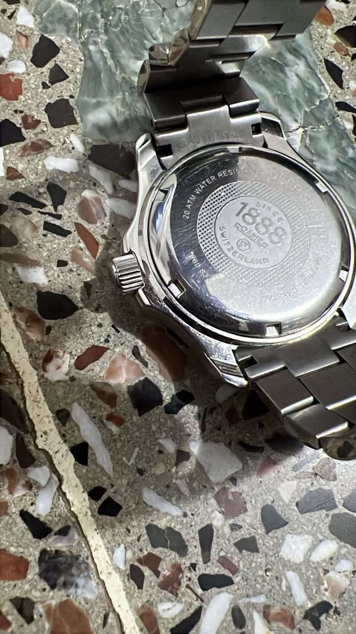 السلام عليكم ورحمة اللّٰه وبركاته
.AOAMI Deep Sea 200 لبيع ساعة
Tiffany Blue :اللون •
• زجاج Sapphire مقاوم للخدش
• مقاومة للماء 20ATM
• ستانلس ستيل
• الحالة: ممتازة / نظيفة جداً
المكان: واسط - العزيزيه
للتواصل :***********
للاستفسار واتساب او اتصال
