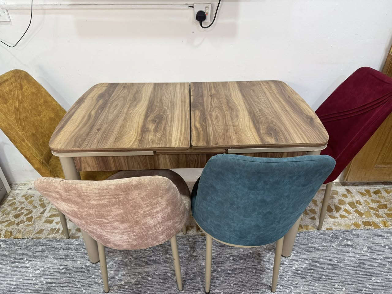 سلام عليكم ميز طعام ويا أربع كراسي لبيع الجاد يدخل خاص


**إذا كنت صاحب هذا الإعلان وتريد حذفه لأي سبب، رجاءا أرسل رسالة إلى الدعم الفني**