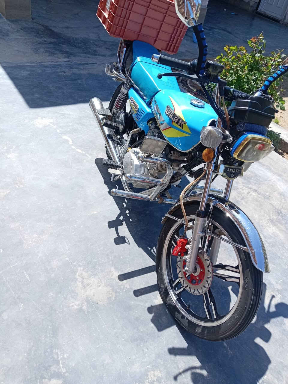 السلام عليكم شباب سولنك مديل 23نضيف ما مفتوح مالي اي نقص كتمل ولا غلطه للاستفسار ***********
