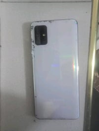 هاتف اي٥١ مبدل فقط شاشه وبيه فطر خفيف من أعلى ما مأثر على تاج يدعم ببج...