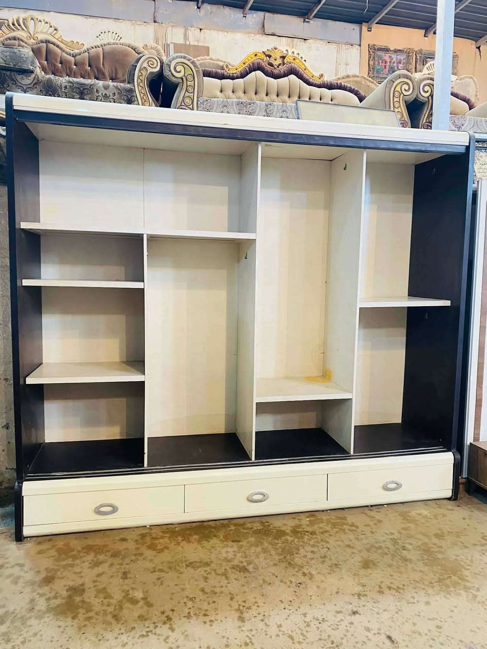 غرفة نوم تركي مستعمل
تتكون من 👈 10👈 قطع🥰

نضافة 80/%💯

بيها معرض بلازما 

السعر 800 👈ألف فقط

مع نقل وشد داخل بغداد مجاني


**إذا كنت صاحب هذا الإعلان وتريد حذفه لأي سبب، رجاءا أرسل رسالة إلى الدعم الفني**