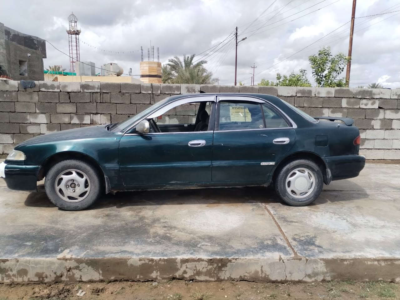 السلام عليكم 
سوناته تو 1993 كير اوتو محرك  شرط 1800تبريد ثلج تحويل ثاني *********** يوم صبغ جماليه السعر42 وبيها مجال
