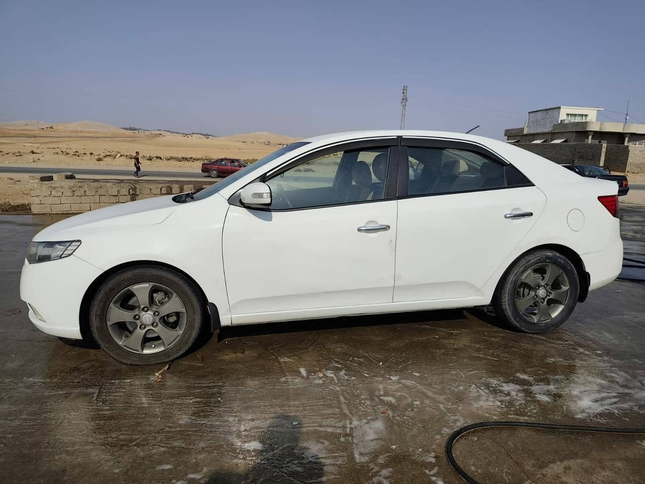 السلام عليكم 
كيا سيراتو  2010 
رقم اربيل
ضررها رش بونيد وجاملغ 
وبعض الملاحظات بارد 
تخم تايرات جدد
ودوشمه جديده وما ناقصها اي شي
ورقم دولي
صاحبها بالموصل شرط التحويل
***********
