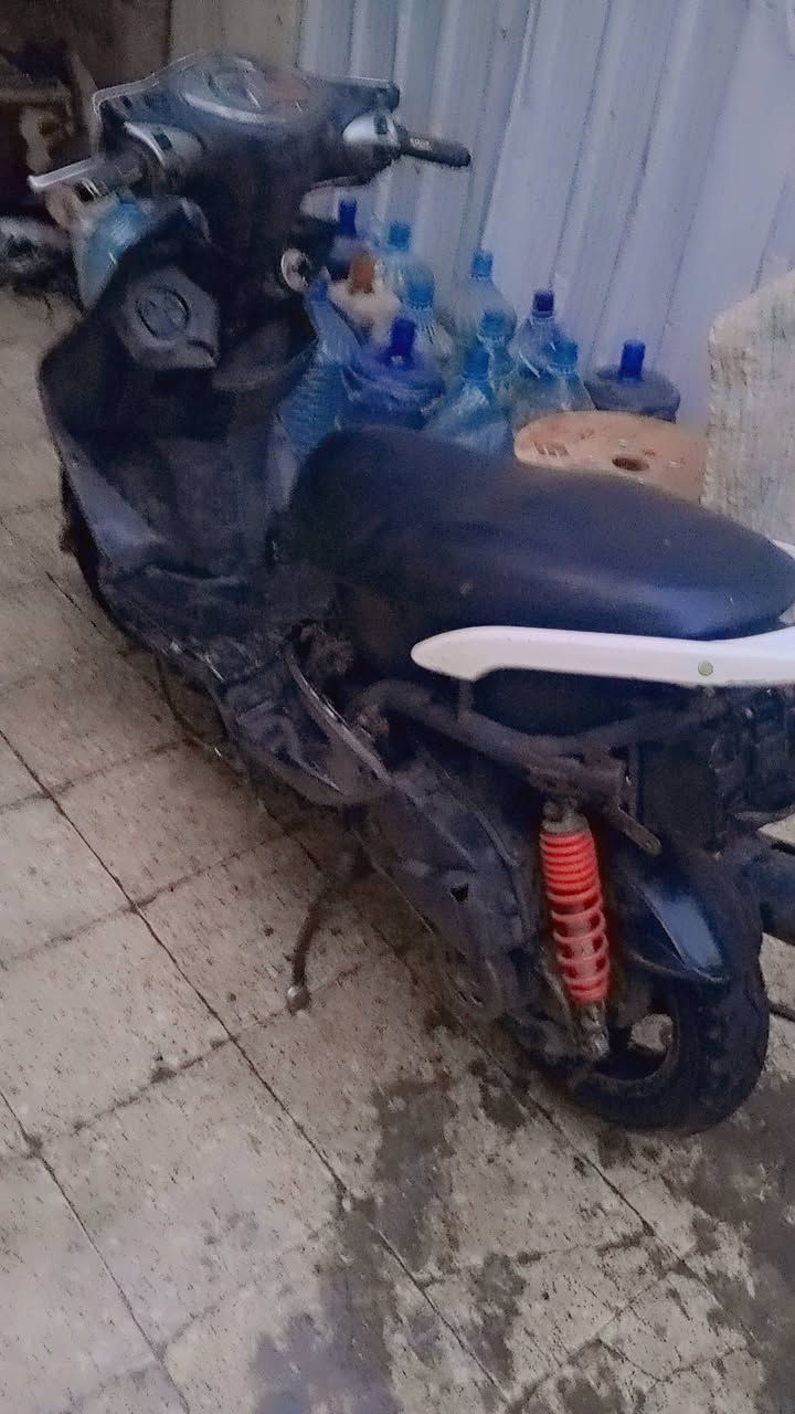 سكنس للبيع كابريتر 350 بيها مجال شغاله 58 بكان دوره ***********
