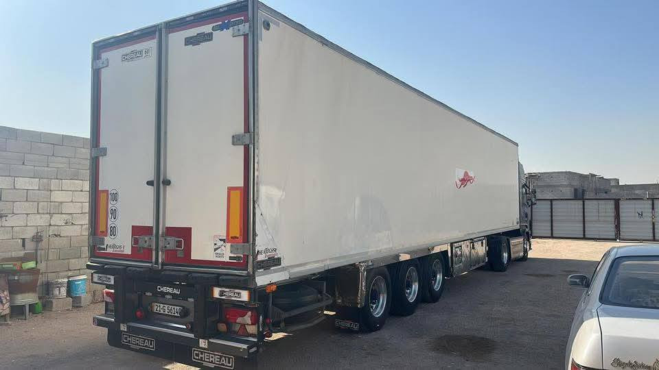 ((مكلف بل نشر))     السلام عليكم سكانيه موديل 2005جوبلس امامي سياره مع براد شيرو موديل 2002شهر10سمك سبعه ارتفاع استندر جهاز سيميكس مجموعه بيبي دسك بريك عل جوه نص عبار ومطبخ وثلاجه متخمه تايرات راس وعربانه جديد ويل كب راس وعربانه سياره خير من الله سعر 350وبيه مجال  رقم صاحب السياره
مكان السياره بصره الزبير 
+964 771 844 6861
