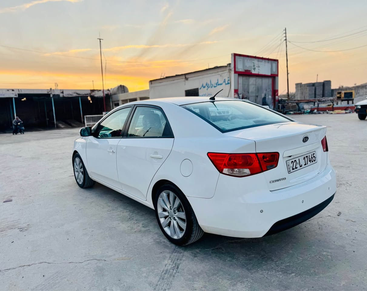 ***********…***********
كيا سيراتۆ مۆدیل2011 مواسفات گێڕتۆماتیک ناو خەنەیی ٦گێڕ سوکان ڤۆلیۆم abs ٥ویل کرۆم نیزام ئیکۆ حساس.گێڕومەکینە بەشەرت نەکراوەتەوە.ڕەقەم و سەنەوی تازەیە تاکۆتایی2030.سەیارەکە بەس چاملخ پێشەوە سایەق سبوخ  لەگەل دوو بست دۆسە بەبێ دەعم و ناوگرتن بەشەرت پشت و پێشی کەبسە ڕەسمی سۆنەرەکەم داناوە.تەبریت و تاخم پێش وتوندوتۆلی بەشەرت.تاخم تایەی نوێ یە.نرخی99وەرەقە مجالیکی کەم.شوێن تەق تەق كويسينجاك, أربيل
