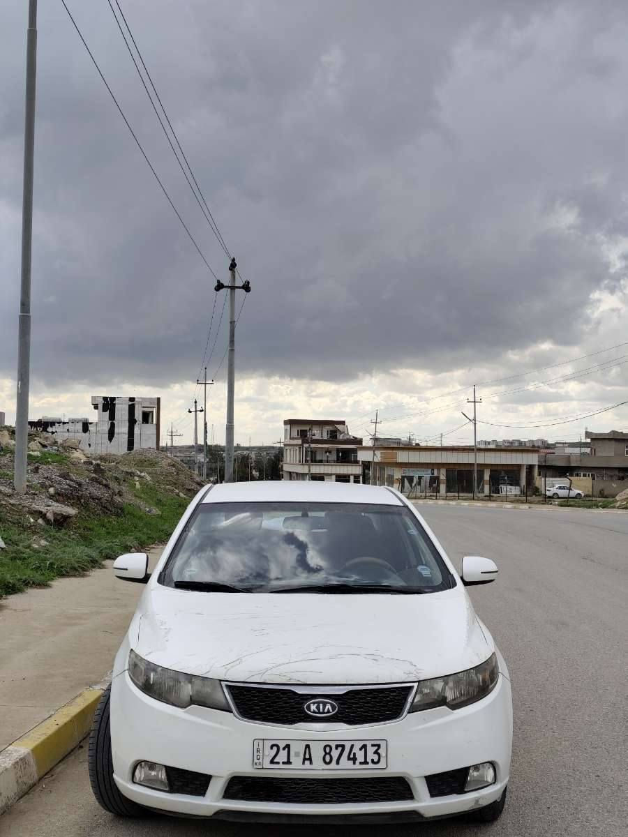 سەرەتا بەناوی خوای گەورەو میهرەبان کیا سیڕاتۆ مۆدێل 2011 شتێکی تا بڵێی جوان و تایبەتە بێ بۆیاغ دوو سێ پەڵە ساردی هەیە سەقفی کەمێک تەرزە کووتە باقیاتی بەشەرت گێڕ و مەکینەی بەشەرت نەکراوەتەوە دەبڵ گێڕ عاد و تۆماتێک تەحەکوماتی سەر سوکانی هەرە ویل 17 بۆ زانیاری زیاتر پەیوەندی بکە لە خزمەت داین ژ.م ***********  *********** كويسينجاك, أربيل
