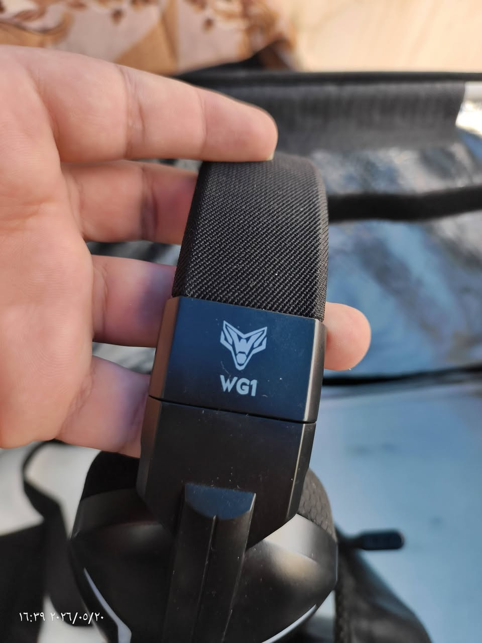 *للبيع: سماعة قيمنق Weseary WG1 بحالة ممتازة* 🎮🔥
التوصيل:* لاسلكي (بلوتوث + فلاشة بدون تأخير صوت) + سلكي.
 **التوافق:* تشتغل على (بلايستيشن 5,4، كمبيوتر، موبايل).
 * **الصوت:** صوت محيطي تفضل، هالمختصر السريع والمباشر جداً للفيسبوك:
**للبيع: سماعة قيمنق Weseary WG1 بحالة ممتازة** 🎮🔥
 * **التوصيل:** لاسلكي (بلوتوث + فلاشة بدون تأخير صوت) + سلكي.
 * **التوافق:** تشتغل على (بلايستيشن، كمبيوتر، موبايل).
 * **الصوت:** صوت محيطي قوي ومجسم للألعاب مع عزل ممتاز.
 * **المايك:** مايك واضح جداً يلغي الضوضاء الخلفية.
 * **البطارية:** تطول لغاية 50 ساعة استخدام.
 * **التصميم:** مريحة جداً، خفيفة، وفيها إضاءة ليد مميزة.
📍 **المكان:** [اكتب مدينتك]
💰 **السعر:** [اكتب السعر]
للتواصل على الخاص 📩
 ومجسم للألعاب مع عزل ممتاز.
 * **المايك:** مايك واضح جداً يلغي الضوضاء الخلفية.
 **البطارية:** تطول لغاية 50 ساعة استخدام.
 *التصميم:** مريحة جداً، خفيفة، إضاءة ليد مميزة.
سعر 35  للاتصال:***********
