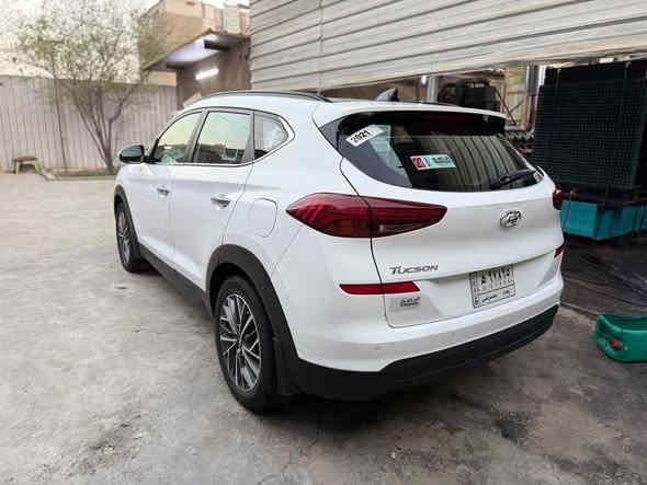 سلام عليكم توسان خليجي للبيع موديل 2021 شكل العشرين فول مواصفات 1/1
بنوراما 
بصمه 
دخول ذكي 
صندوق كهربائي 
خمس عدسات 
بك لايت لد 
تحكم مقود جهتين 
شركه الكاصد
كشنات امامي كهرباء
 ماشيه 67 الف بيه طخه بل جاملغ الامامي الايسر موضح بل صوره وبيه طخه بل باب السايق مكينه وكير كفاله عامه تبريد ثلج مكاني بغداد ام الكبر والغزلان سعره225 وبيه مجال بسيط ***********
