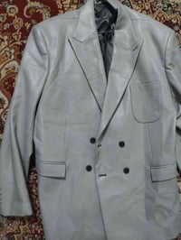 ستره جلد جديده قياس ٦٠ السعر ٢٥ للتواصل الاتصال على الرقم 07700173223