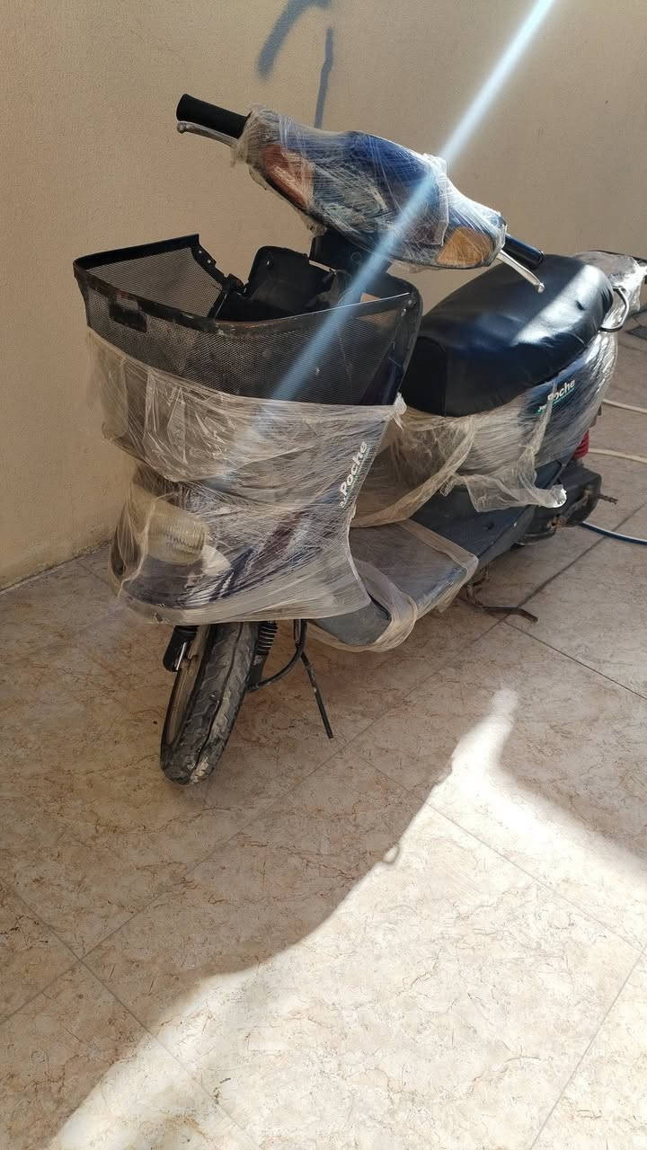 سلام عليكم  دراجه منغولي ام سله للبيع  دراجه  جديده صارلها 3 اشهر نازله من المعرض ما مفتوحه دراجه كهربائيات شغاله دبلات رياضي دراجه كامله مكمله ماتعبك من تاخذها ٦٧٥ بيها مجال بسيط حك الجيه مكاني نجف قرية الغدير الأولى ***********
