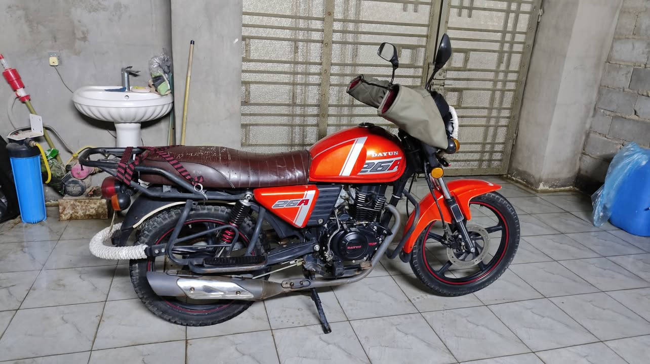 السلام عليكم
للبيع دايوان نفخ 2023 مرقم كربلاء
الدراجة مكفولة من التاير للتاير مكينة و كير و كلجات كلها مكفولة
ماشية 14 الف دهن كله ليكوي مولي بانزين محسن 
الدراجة عليها ادامة قمجي كلج ، تاير خلفي جديد ، بلك جديد ، باتري جديد ، زنجيل جديد 
الدراجة ممشتغلة ديليفري 
رقمها كربلاء 
مكاني الإسكندرية 
رقمي ***********
