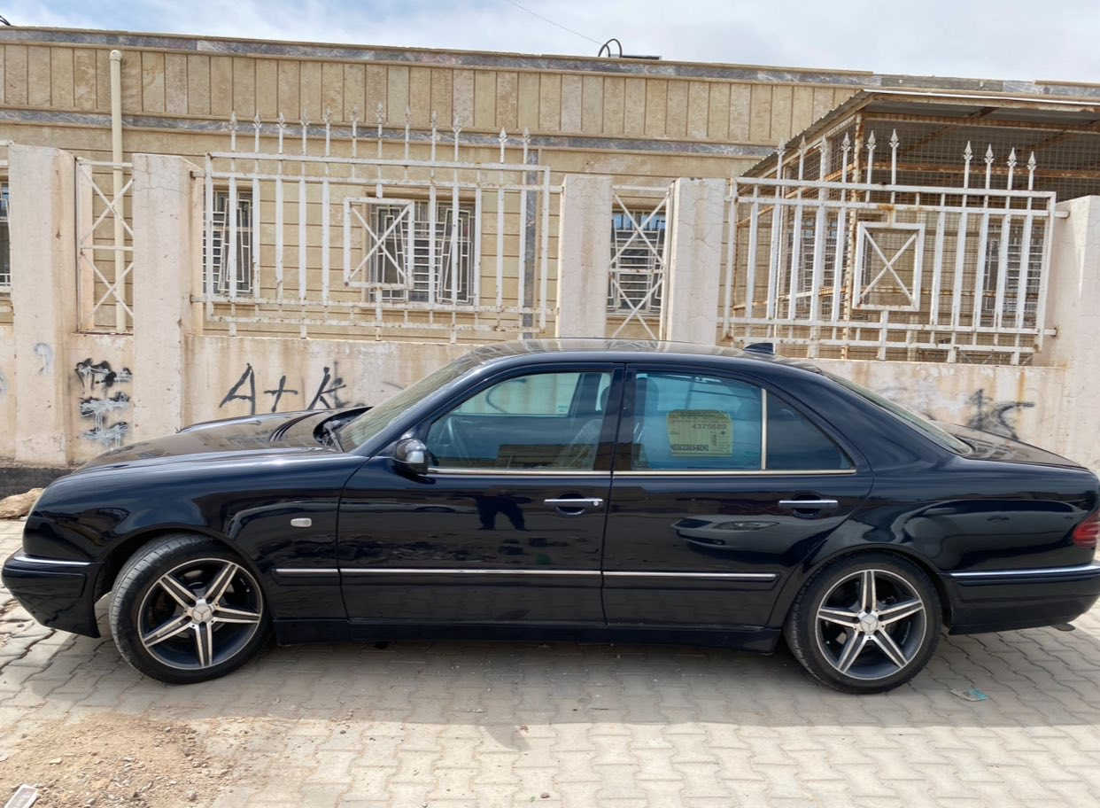 ام عيون موديل 98
محرك 6V 
كير D4
فتحه 
مري شفط 
اشاير بالمري
تبريد شغال قطعتين+ثلاجه
كشنات جلد 
تحكم كشنات كهربائي
حساسات 
ويل نجمه
صبغ عام جماليه
تايرات جدد 
باتري جديد 
رقم اربيل 
سنويه ساقطه 
السياره بالنجف 
للبيع او المراوس


**إذا كنت صاحب هذا الإعلان وتريد حذفه لأي سبب، رجاءا أرسل رسالة إلى الدعم الفني**