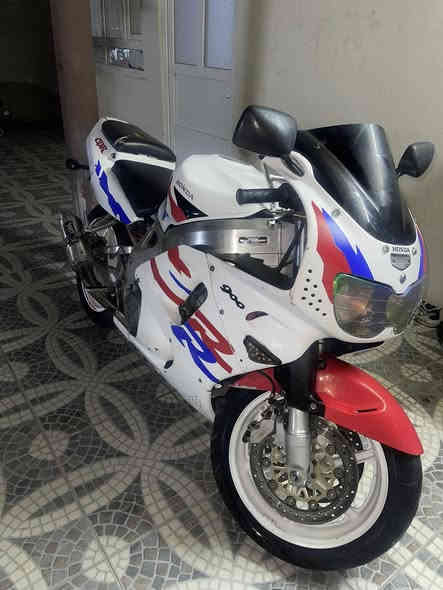 بطحCbr919للبيع محرك مفتوح سعر 15او بي مجال ***********
