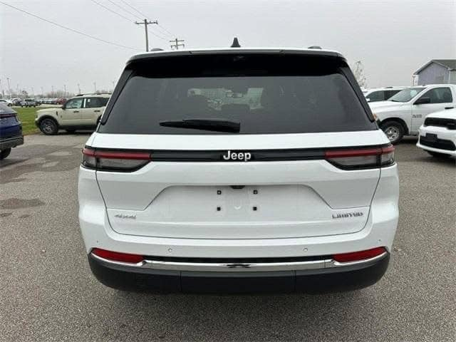 للبيع جيب جراند شيروكي ليمتد 2025
السعر 33  الف دولار  وقابل لتفاوض 
شامل كمرك وشحن ورقم شمالي 
كلين تايتل 
ممشى 8724
لون خارجي أبيض 
لون داخلي بيج 
نوع الوقود: بنزين
محرك 3.6 لتر V6 
نظام دفع رباعي
ناقل حركة أوتوماتيكي 8 سرعات
عنوانها حاليا بغداد القادسية 
رقم التلفون ‭0783 214 9642‬
