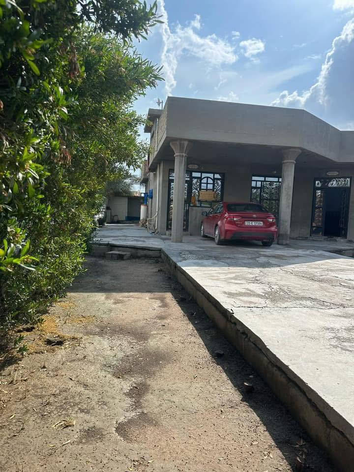 #دار_للبيع_مساحه_500متر_واجه16_انزال31اونص
يحتوي على 2غرف نوم+ستقبال+مطبخ+صاله+صحيات

مساحه البناء 140متر عقد زراعي على قانون 117

العنوان بغداد الدوره مدخل البعيثه قرب حلويات الحمداني 

الاستفسار  ***********. ***********
