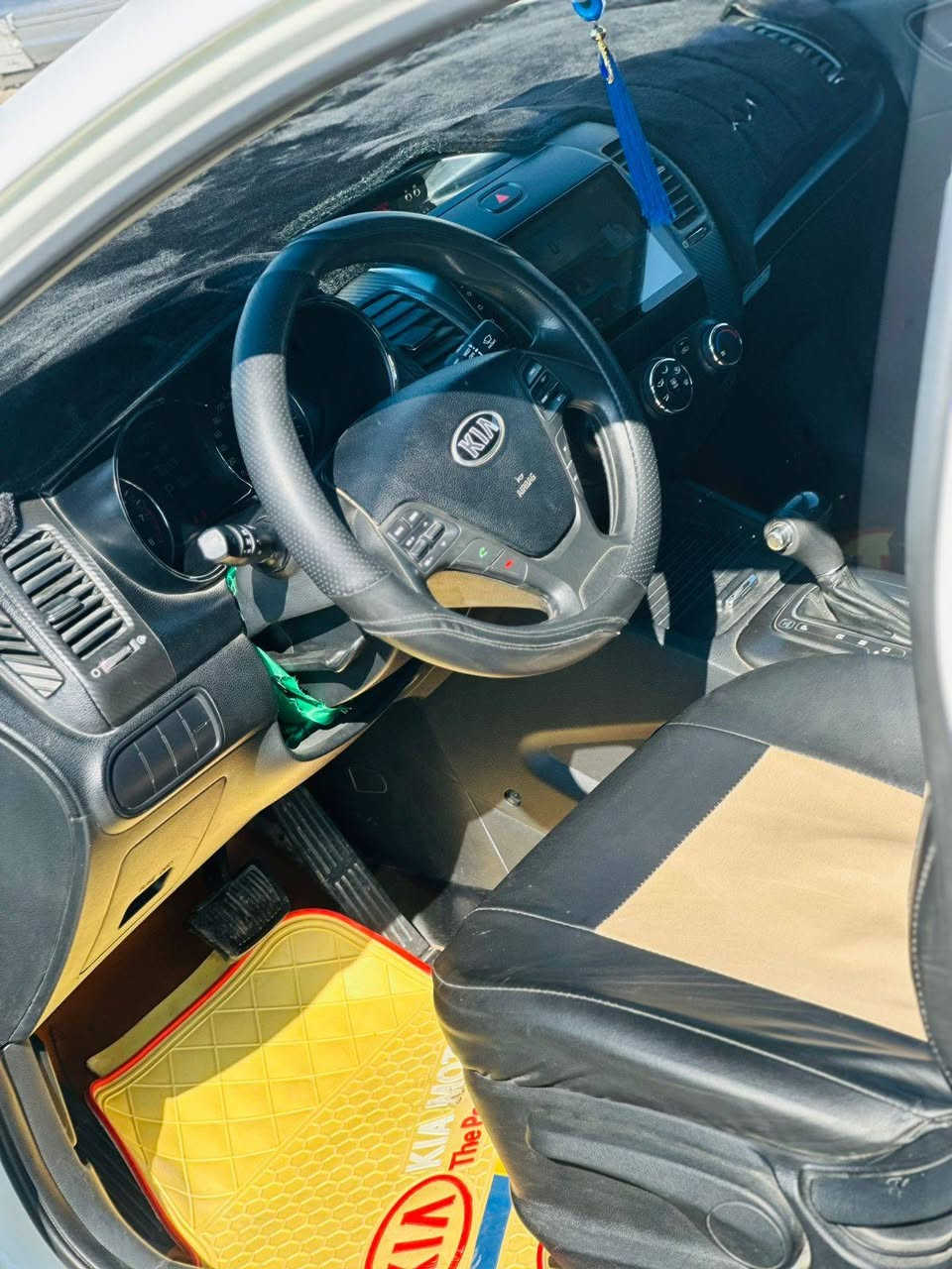 للبيع سيراتو
الموديل ٢٠١٤، السياره مكفوله ماعدا ضربه خفيفه بالبنيد، ماشيه ١٦١، تبريد ثلج ❄️
بقيه التفاصيل الاتصال على الرقم ***********
