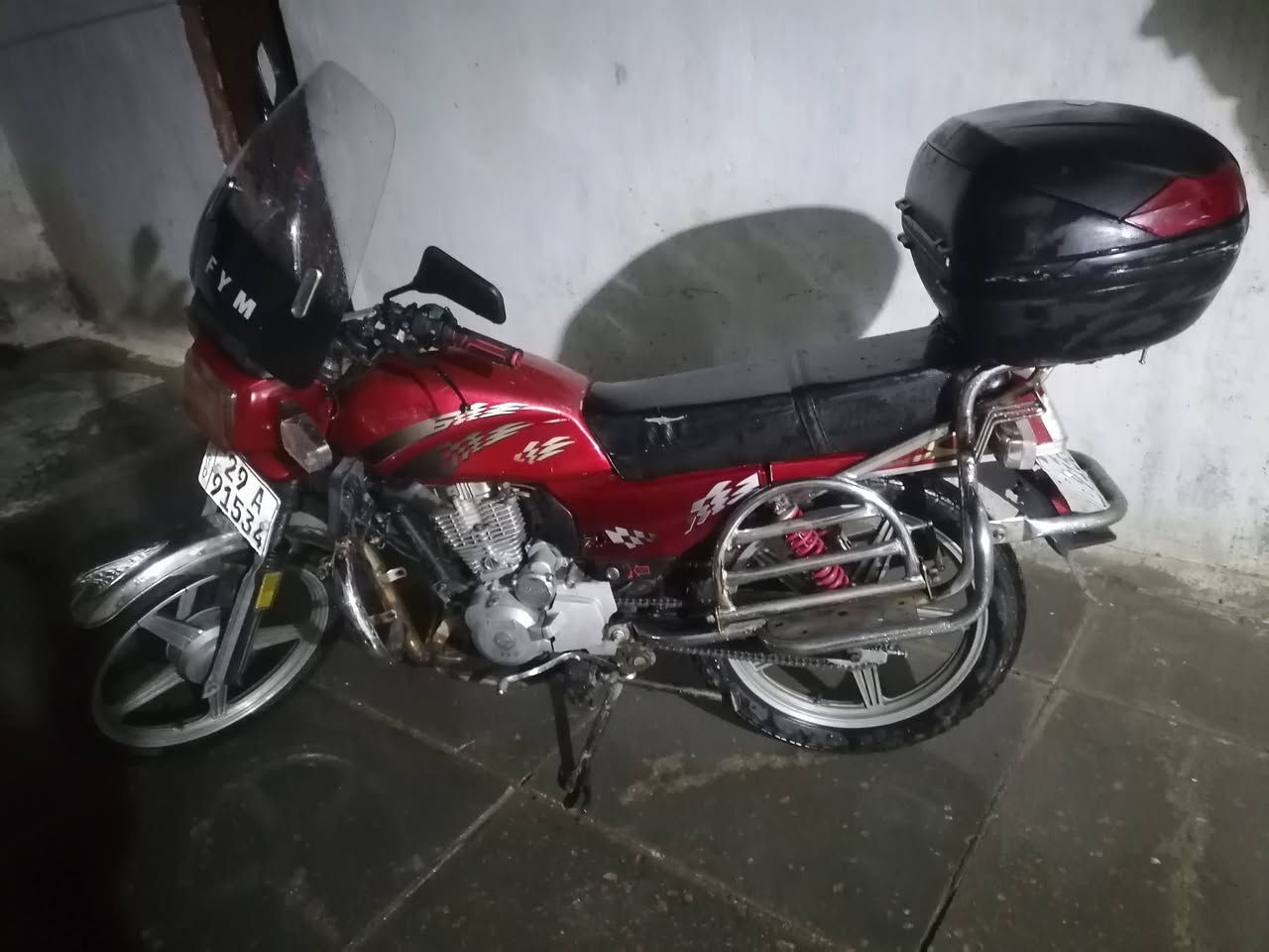 سلام عليكم دراجة فيوم موديل ١٢ رقم انكليزي سنويه ال٣٠ رعيه موجود شرط التحويل تجفيت كامل صار يومين كهرباء شغاله هورن دراجه نضيفه مكان كوت سعر ٨٥٠ وبيه مجال رقم *********** واتساب
