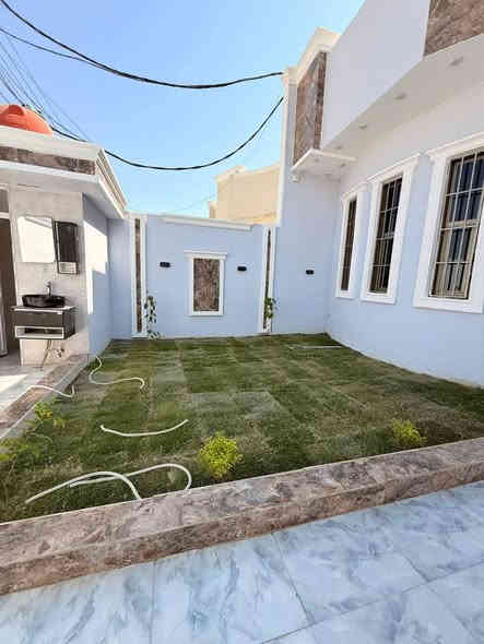 الاسعد_الله_اوقاتكم_بكل_خير
#اعلان 📢
 عن توفر بيت  تستلم بيت عند المكاتبه البيت فارغ وجاهز للسكن 
#دار للبيع 🏠 ***********

بناء حديث مواصفات عاليه وموقع مميز 

#المساحة 320 متر 

يحتوي على 
    #غرف منام عدد 3  __/5×5
    #صاله 10×10 
      #ديوان 4×10
      #مطبخ 8×4 حار وبارد
     #گراج يسع سيارتين 
     #حديق مرتبه 
    # مجمع صحيات داخلي       وخارجي
  #العنوان / بصره ابي الخصيب كوت الحمداني  قرب محكمة ابي الخصيب الجديده 

#مواصفات البناء/ شغل درجه اولى  البيت تحفه عباره عن فله 

-البيبان تفصال الخشب والحديد وال pvc
-الصب كله مركزي
-كهرباء درجه اولى كله اردني ونقاط واناره ضمان 
-تأسيس الماء والمجاري 100%

🛑 المنطقه روعه مركز القضاء قرب المحكمة الجديده والبلديه ومركز الشرطه 
المدارس قريبه مستوصف سوك كافة الخدمات متوفره 

♦️شارع تبليط 10 متر  اباب البيت ماء كهرباء اناره شارع كله 📌

 نهر بضهر البيت ماتفكر بلمجاري 

#قريب على السايدين مال المحكمه
 
#جنس_العقار:: طابو ملك صرف زراعي عراقي  تقابل ابو الطابو مباشرتاا .

#السعر /155   /وبي مجال قليل 
 تستلم بيتك جاهز  وتحياتي للجميع بتوفيق 
#للاستفسار الاتصال على الهاتف 📳*********** 
📳((
