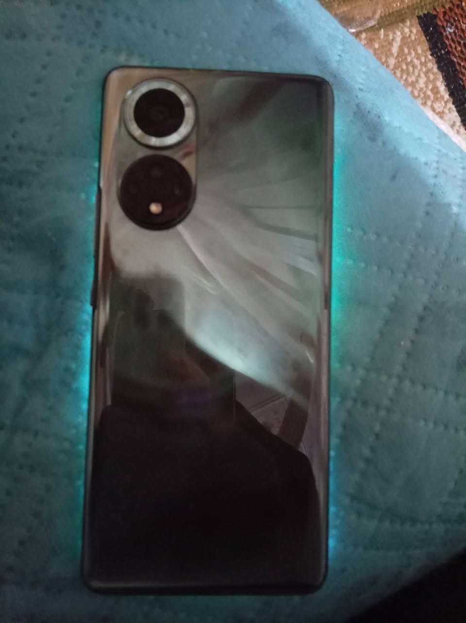 هونر 50 ذاكره ٢٥٦بس كامره واكفه ما عرف شبيه ١٥٠ الف ***********
