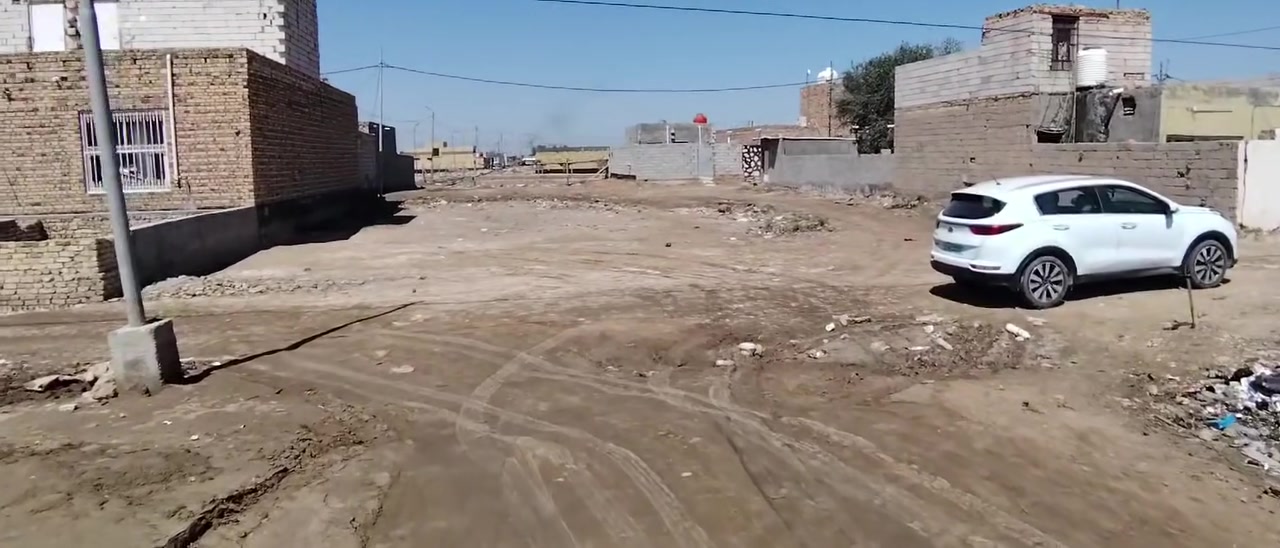 السلام عليكم قطعة أرض للبيع السنيه خلف معمل الاصباغ مجاور مجمع الصادق  مساحه ٦٠٠ مع ١٠٠ فظله توجد كل الخدمات بيها فرع واحد عن تبليط الاستفسار رقم الموبايل *********** اتصل وتدلل
