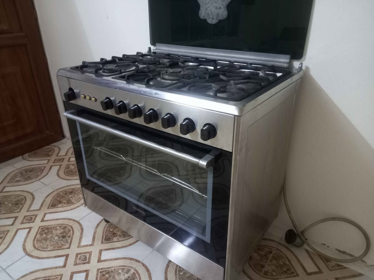 طباخ إيطالي للبيع شرط الشغل السعر ١٢٥ ألف العنوان موصل حي الصدام بعد السيطرة عالشارع العام طريق بعشيقه *********** *********** يوجد توصيل داخل الموصل أجره عالمشتري موصل, نينوى
