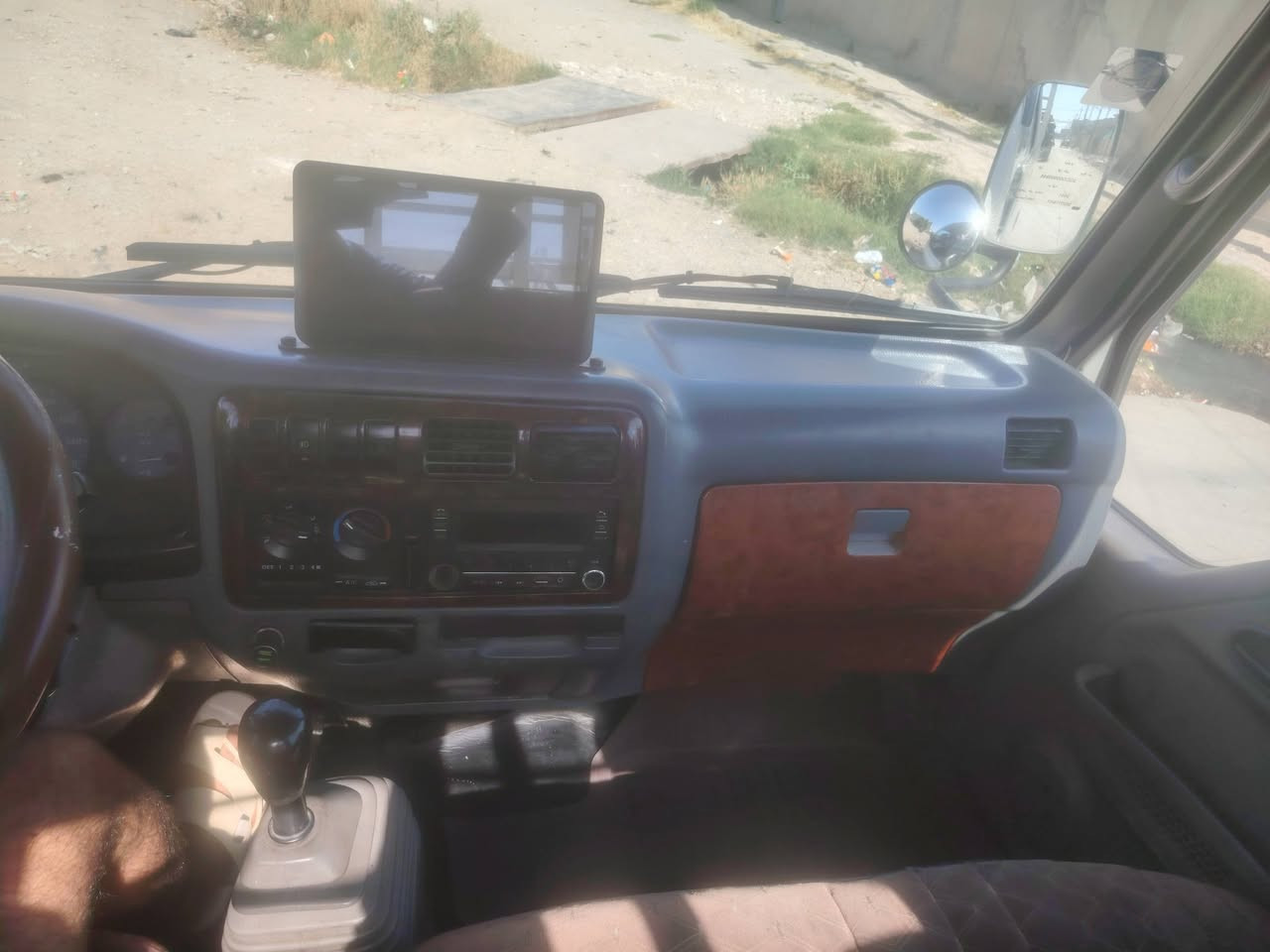 كيه بزون موديل 2001
جهازه للشقل شرط كير محرك.
بسمي شرط تحويل رقم انكليزي
سعر ٦٥ العنوان موصل جانب الأيمن
***********
