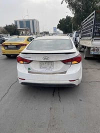 النترا • ٢٠١٥ • ثلاث قطع صبغ