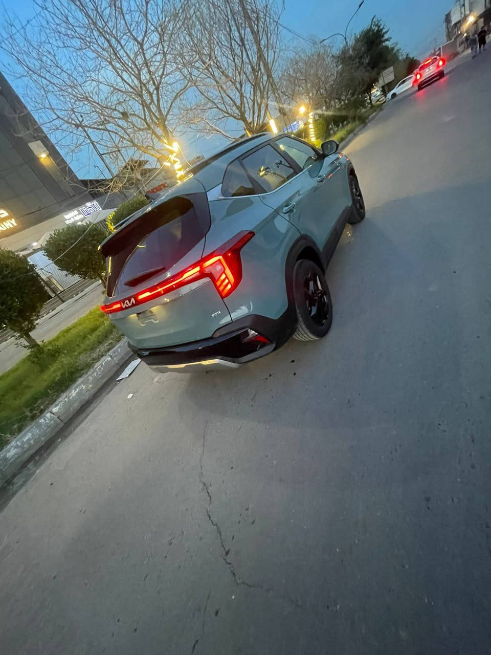 ماكو بهيج سعر وبدون صبغ شرط
Kia 
سيلتوز 2026
ماشي / 2000 mil
_______________________
فووول
 _ مكينة 2000 
سقف سلايد
صندوق كهرباء 
بصمة وتشغيل عن بعد 
شحن لاسلكي موبايل 
كشنات جلد / تدفئه / كهرباء 
تبريد قطعتين 2
شاشه كبيره 
ثلاث وضعيات للقياده   sport 🏁 / normal / smart 
رادار 360 درجة 
اشارات بالمري 
اوتو هولد 
دفع رباعي  ( دبل اكسل ) ON / OFF 🛞
فوووول الفول 
_______________________
ضررها فقط ( بارد بالبنيد وشويه تكحيل مابيها قطره صبغ ) 

مكانالسيارة بغداد

بدون رقم  

السعر  / 155$

 اتصال*********** 📞 واتساب
