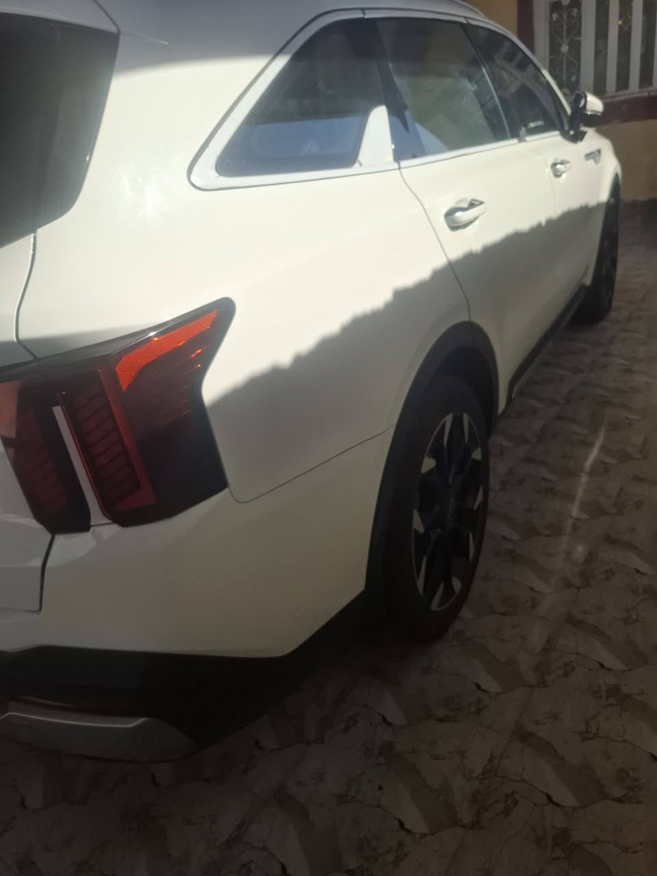 سورنتو ٢٥بغداد بسمي مكفوله كفاله عامه ماشيه ٢٤الف فول مواصفات ماعدا بنوراما سعر ٣٠٧ ت*********** ت***********
