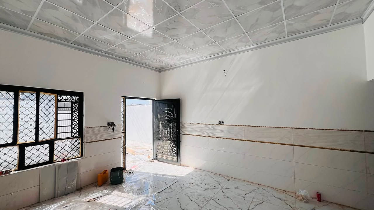 اسطه سقف ثانوي متميز دقه في العمل
شغل درجة اولى
+صبغ بكل انواعه  
الهاتف. / ‭***********‬
