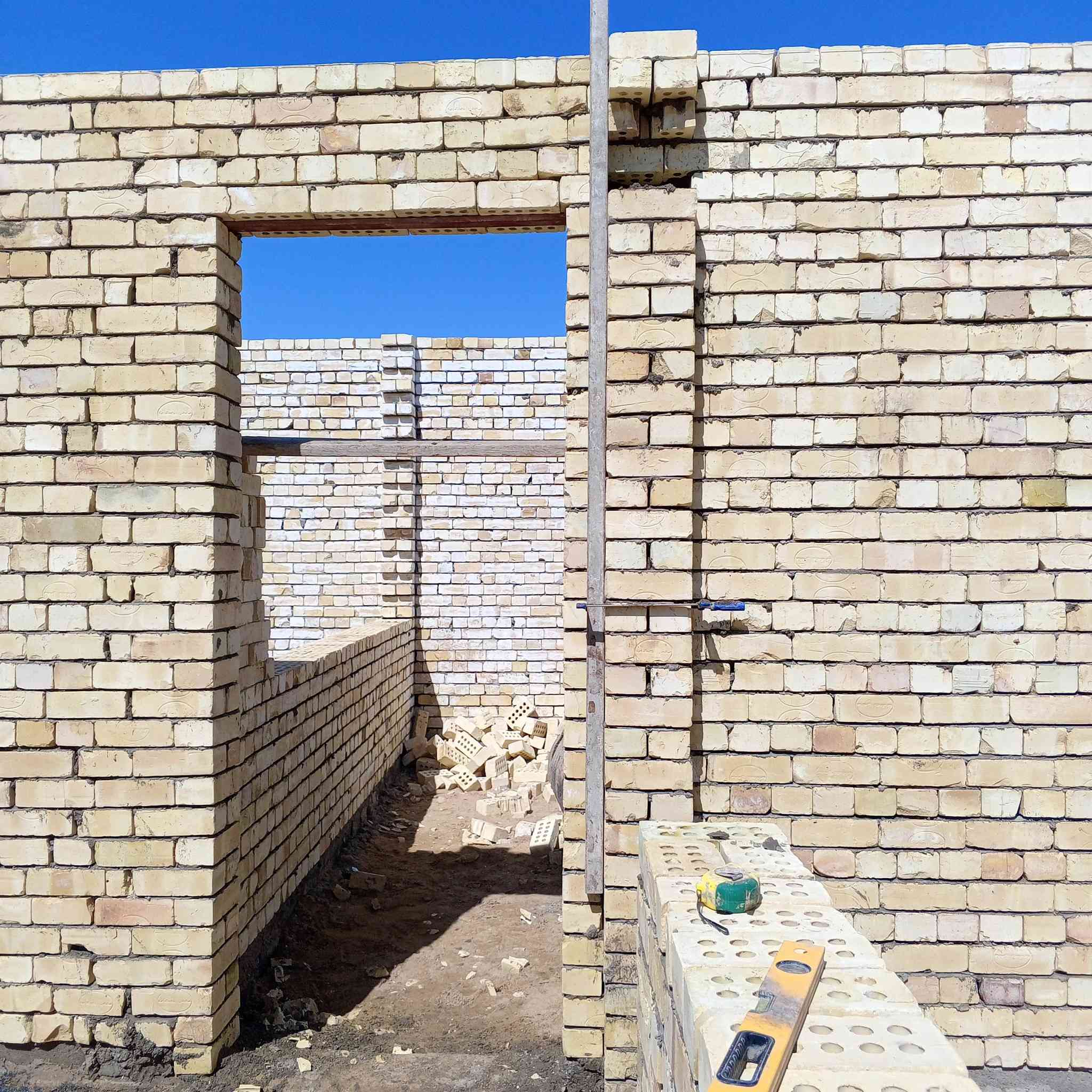 سلام عليكم خلفه بناء شغل درجه اولا اسعار مناسبه داخل كربلاء فقط رقم واتساب ***********
