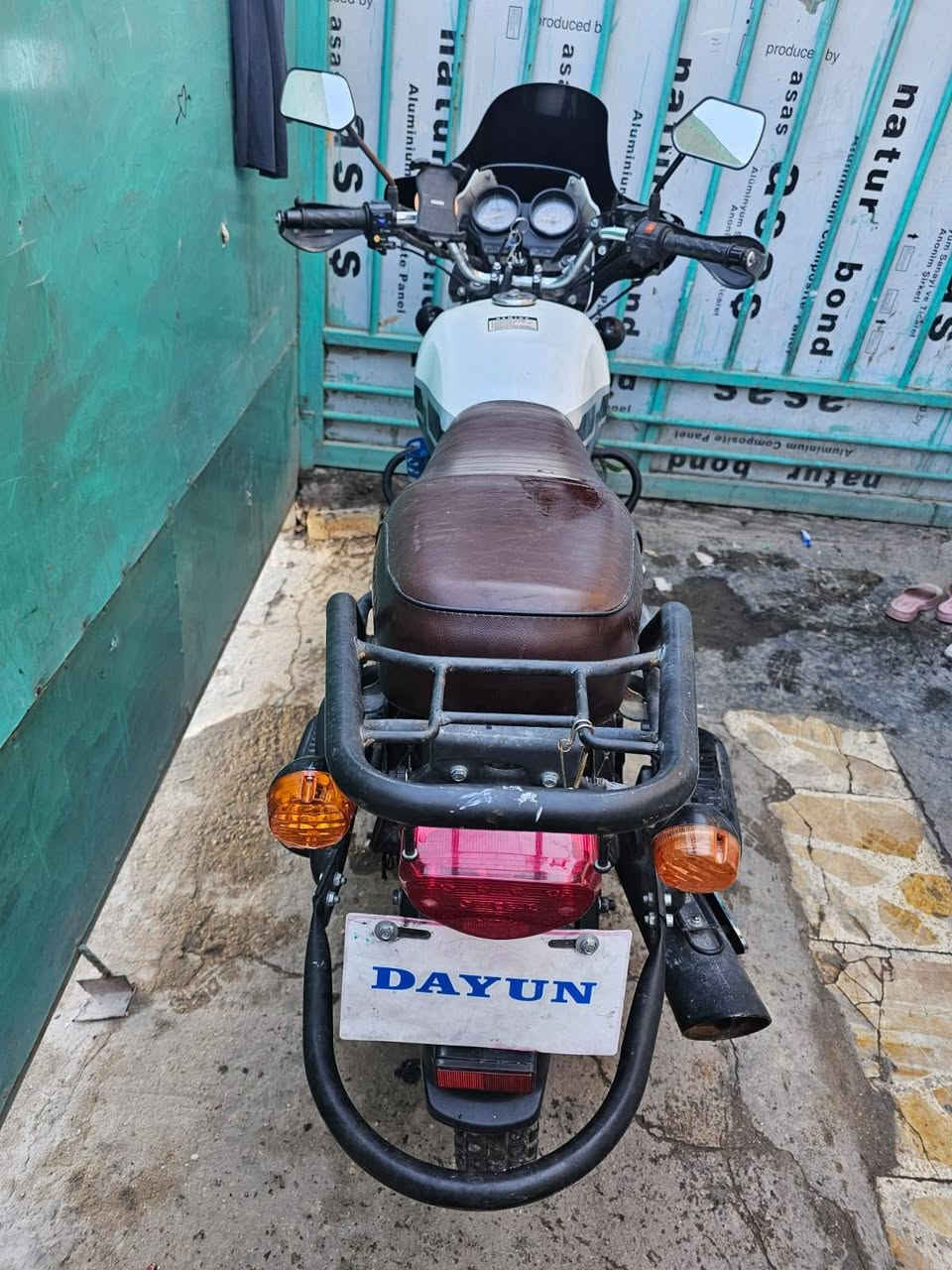 دايوان جبلي 2023
ما ماشيه مال بيت كفاله عامه
كمرك 7اواراق تترقم
خوذه مال شركه بل جيس
جفوف غراضه كله وياه مال شركه
السعر 1750وبيه مجال 
***********
