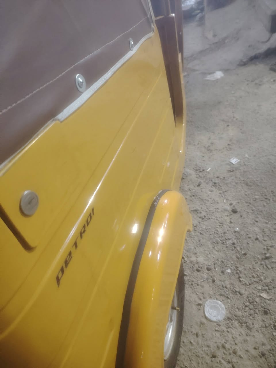 سلام عليكم تكتك 19شهر 12 رقم وسنويه بأسمي  التكتك معمر بيها دوس ولغد وبيها صبغ مكينه خير من الله سعر6000,000ملاين وبيها مجال  مكاني بغداد مدينة الصدر ***********
