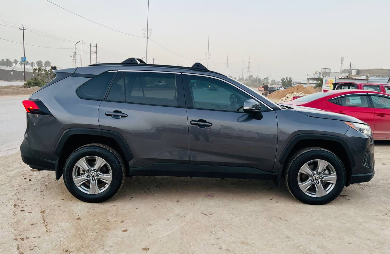 راف فور 2024 بانزين                          "  2024 Toyota rav4"  
 بدون رقم تترقم جميع المحافظات عدا الاقليم 
ماشية ٨٠٠٠ ميل قابل للزياده 
مواصفات xle 
بصمه دخول ذكي 
رادار امامي خلفي كهربائي 
تحديد مسار 
نقطه عمياء 
محرك 2500 
فتحة سقف 
جنطه كهرباء 
مكان السيارة بابل المسيب
حادثهه قبق جنطه مبدل نفس اللون وبنيد  مصلح نفسه ومكحل من الامام بالمسدس مثل ما موضح بالصور . السيارة بدون صبغ حته الدعاميات نفسهن ما مصبوغات
صور الحادث مرفقه 
السعر 214 ورقه 
رقم صاحب السيارة *********** الفلوجة, الأنبار
