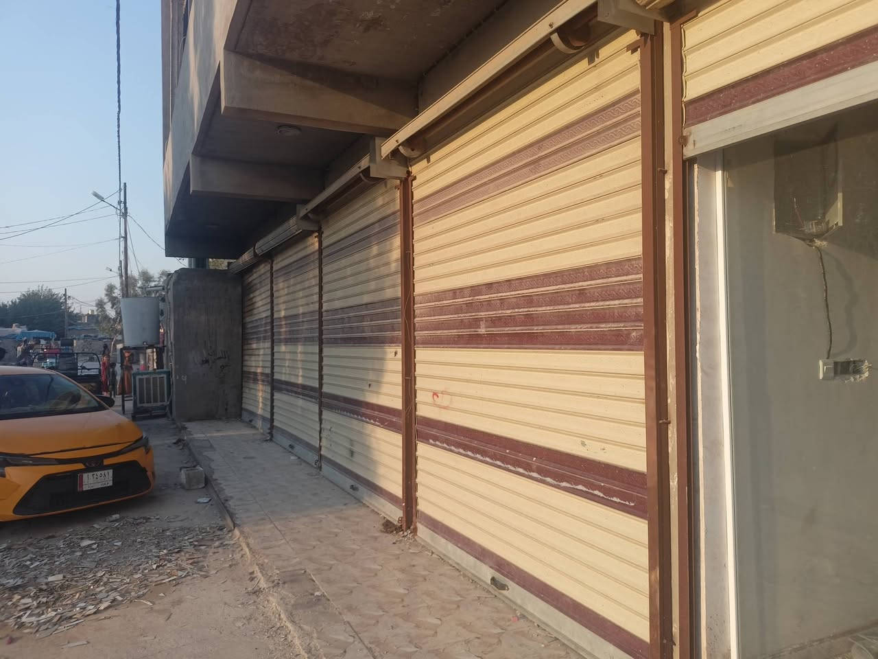 دربات 5:عرض مترين80+جام  مترين 63 ارتفاع
3,&امتار 10+رفوف طول مترين 30عرض 3امتارر.   للبيع 
***********
