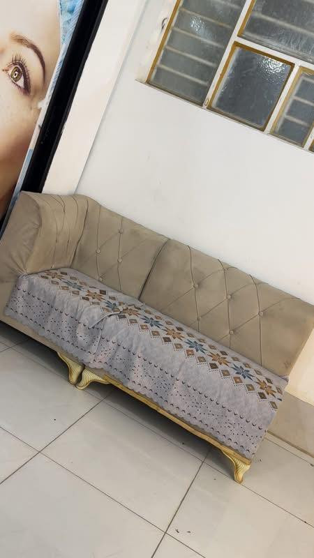 غراض للبيع نضيفات
ملكانات عدد 2 سعرهم 50 الف

كرسي ملكي سعر 100 الف

برده سحب صورة حلاق 15 الف 

تخم 10 مقاعد سعر 150 الف 

رف وجرارت 100 الف 

الغراض كلش نضيفه بس متروكه 

الي يريدهم يدخلي خاص


**إذا كنت صاحب هذا الإعلان وتريد حذفه لأي سبب، رجاءا أرسل رسالة إلى الدعم الفني**