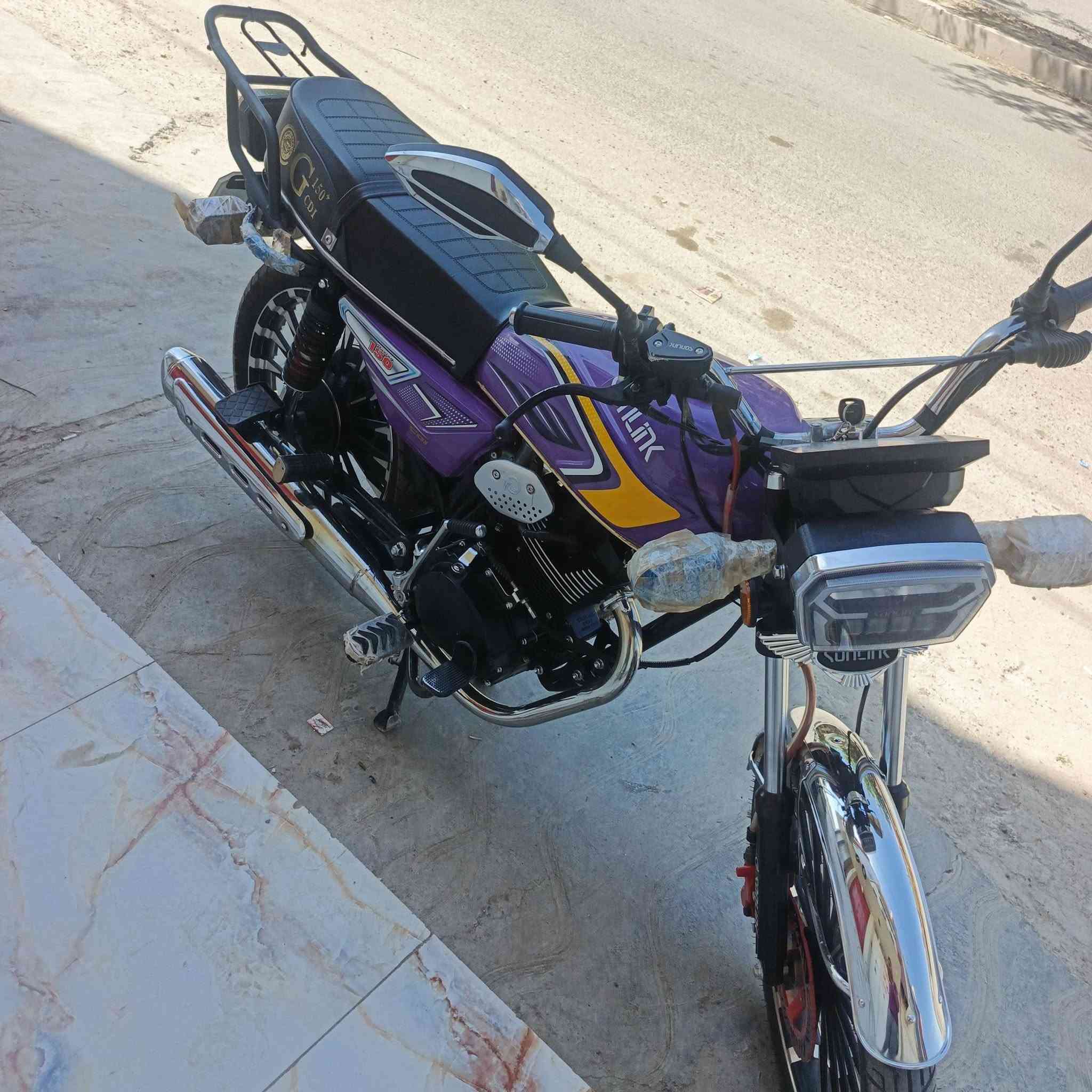 السلام عليكم درجة مديل ٢٥ مكينة ١٥٠ مكينة سودة الدراجة خير من الله رقم الهاتف ***********
