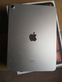 ايباد اير M2 • ١٢٨ • المس طبيعي