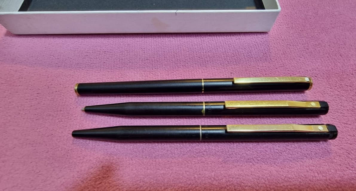 السلام عليكم  ٣  اقلام شيقر امريكي قديم اصلي السعر  65 الف


**إذا كنت صاحب هذا الإعلان وتريد حذفه لأي سبب، رجاءا أرسل رسالة إلى الدعم الفني**