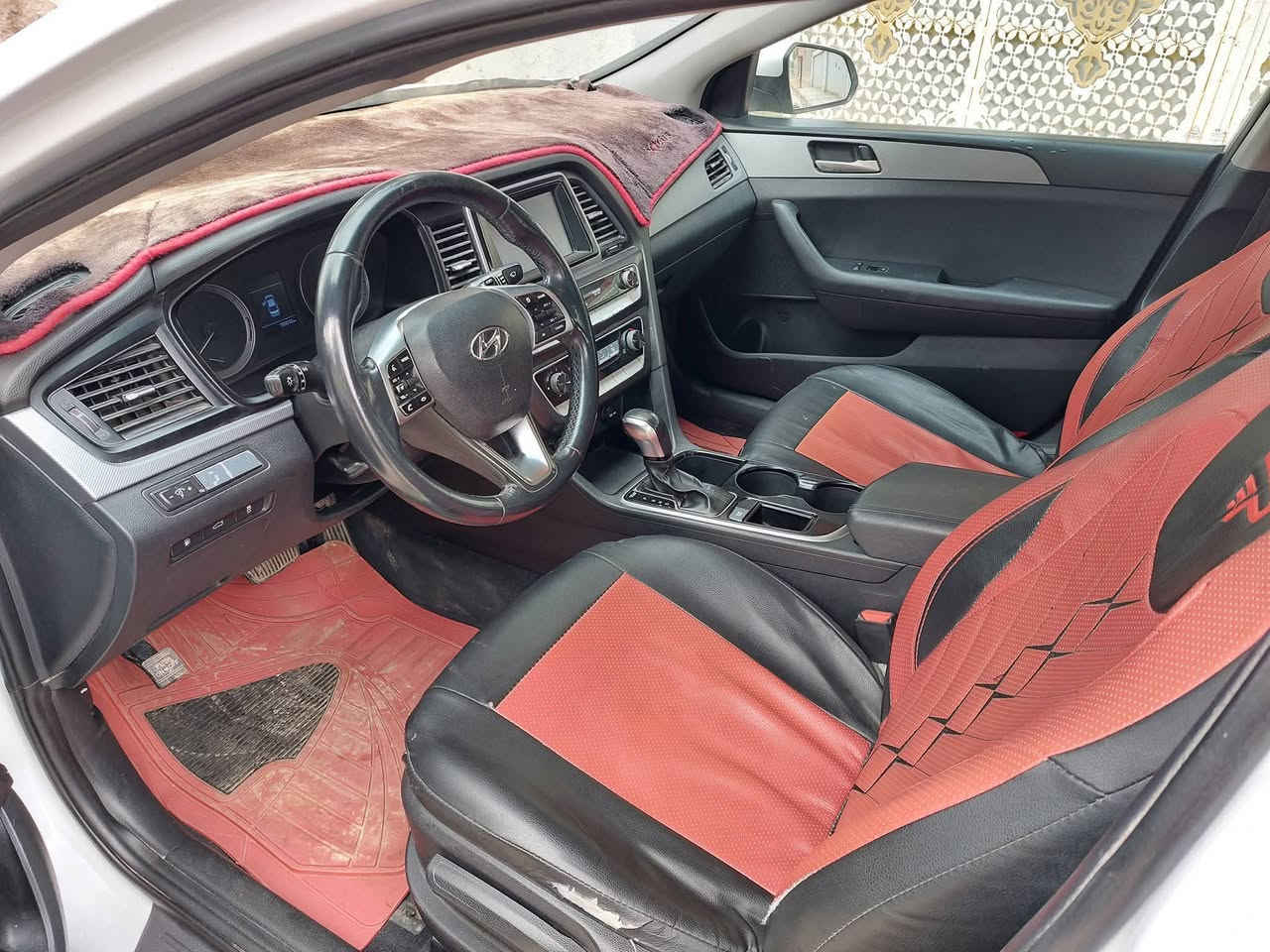 السلام عليكم لبيع سوناتا موديل 2019 رقم بابل انكليزي هزه سنويه جديد بيهه هلال الخلفي صبغ وبيهه بارد  مكينه مامفتوح برغي كير ومكينه حداديه مكفولات تبريد ثلج تخم تايرات جداد كهربائية كلهه شغاله سياره جاهزه من كلشي السعر 135 وبيهه مجال مكاني بابل ***********
