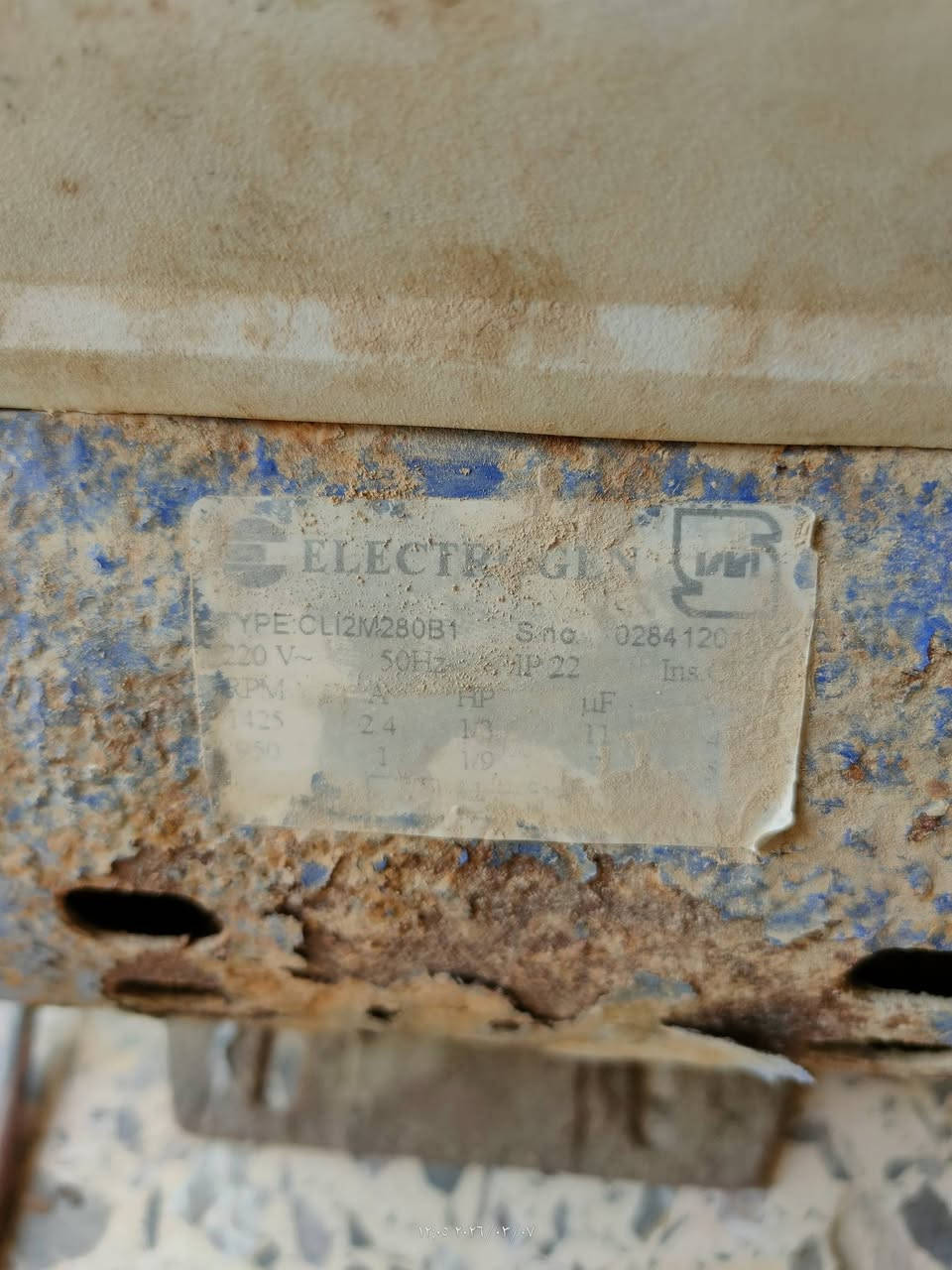 ماطور ماء electric 
شغال شرط الفحص 
سرعتين 
ملف نحاس 
قيم بما يرضي الله


**إذا كنت صاحب هذا الإعلان وتريد حذفه لأي سبب، رجاءا أرسل رسالة إلى الدعم الفني**