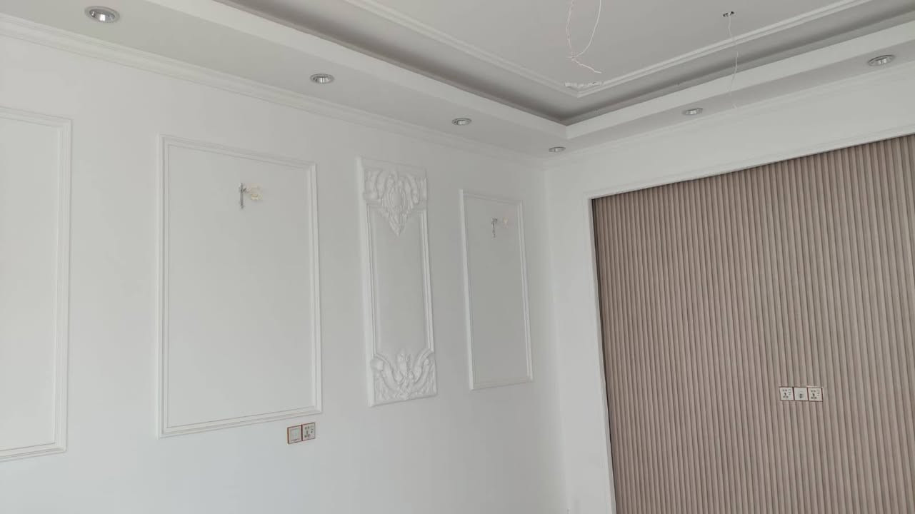 بيت للبيع ابوغم بل 106المساحه 200مترباقي التفاصيل هاتف***********
