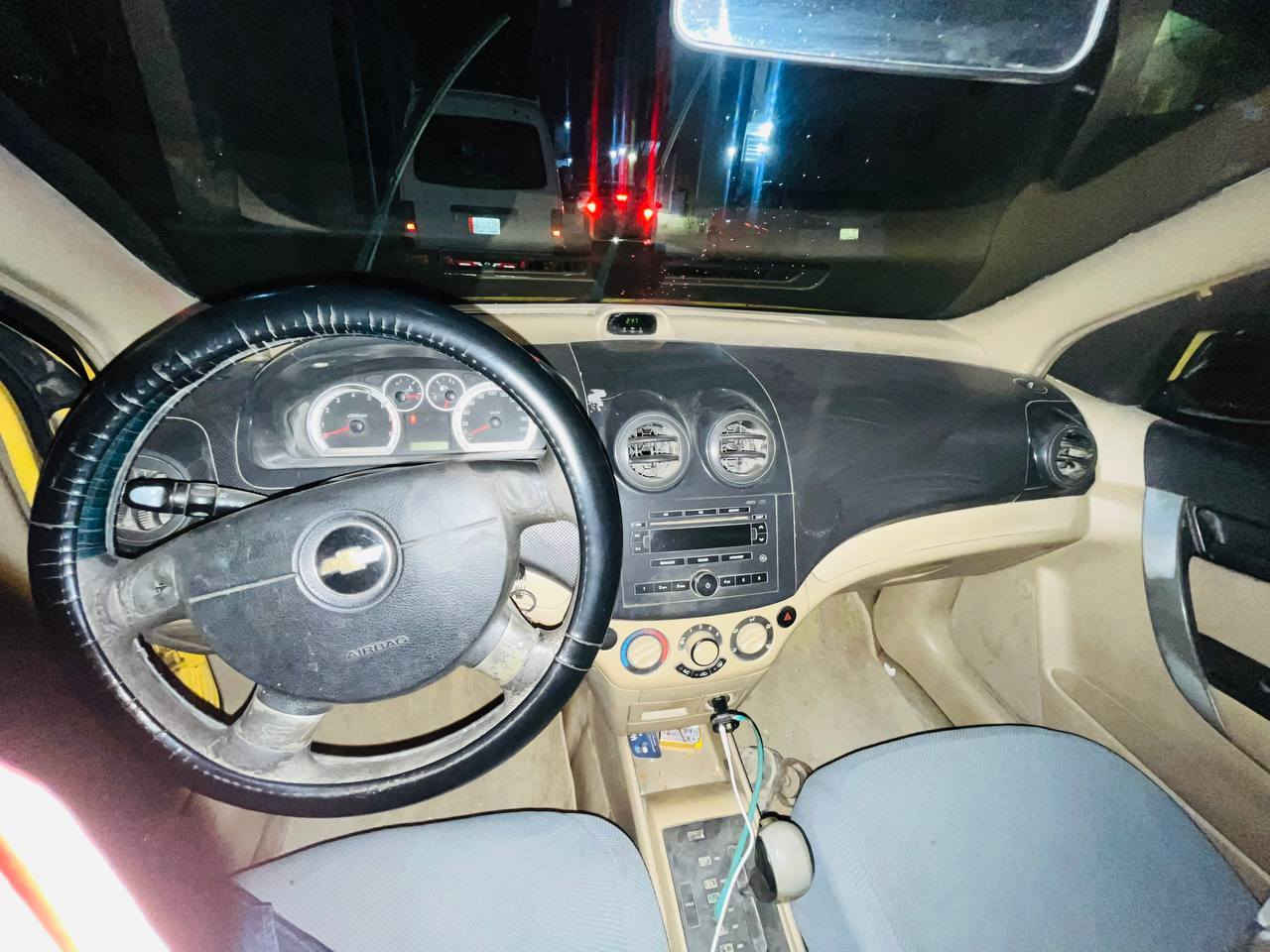 السلام عليكم
افيو لبيع موديل 2011 
لون اصفر تكسي بغداد 
بدون صبغ فقط تبديل باب وبنيد تخم تاير جديد
دواخل نضيف كشر نضافه 80 بل مئة كير اوتوماتيك 
سعر 55$ بيها مجال *********** 
كربلاء حي الحر
