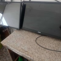 شاشات 2للبيع شغلات وحدة ضد كسر حجم 32 نضيفه سعر 120بيهن مجال قليل عنوا...