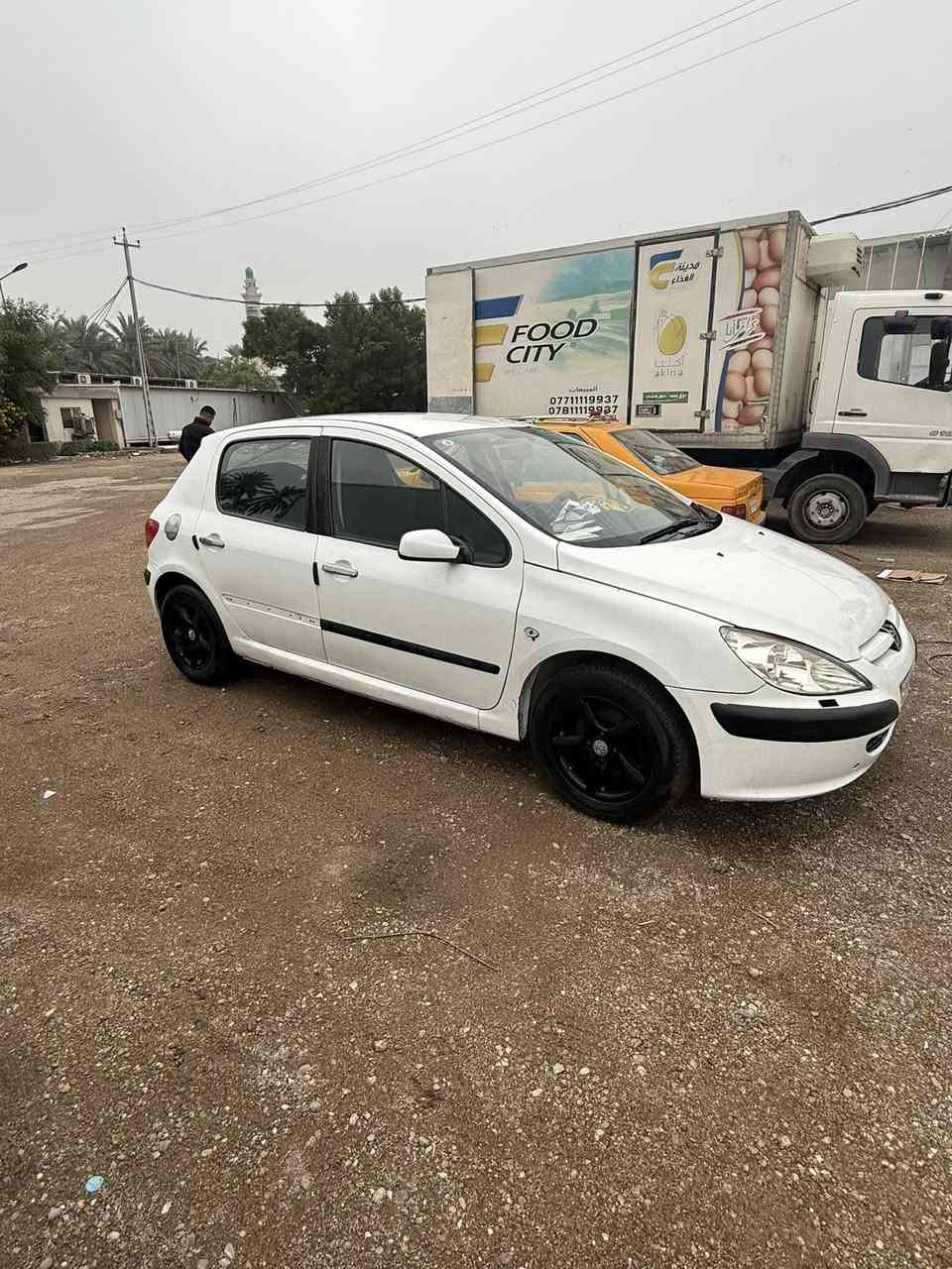 السلام عليكم بيجو ٣٠٧ موديل ٢٠٠٤ سياره خير من الله محرك كير محرك قبل شهرين شديته مصبوغه حزام ترايش كلهه مشدوده بس بلصور مشادهن جنت بيهه ضربه بباب السايق من شتريته واني حزمتهه  صدر خلفي امامي من ديد نقصهه تاير واحد فقط باسمي سنويه ٢٠٢٩ *********** السعر ٥٠ وبيهه مجال بسيط
